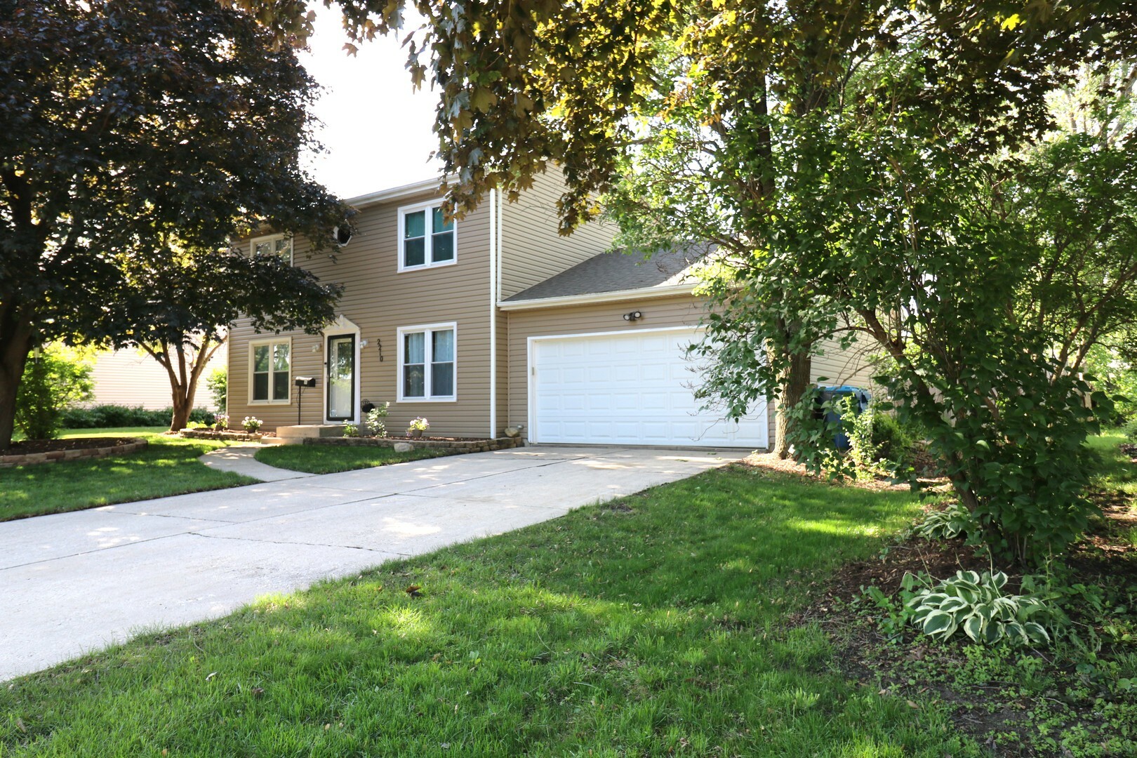 Property Photo: 2210 Sandburg Drive IL 60506