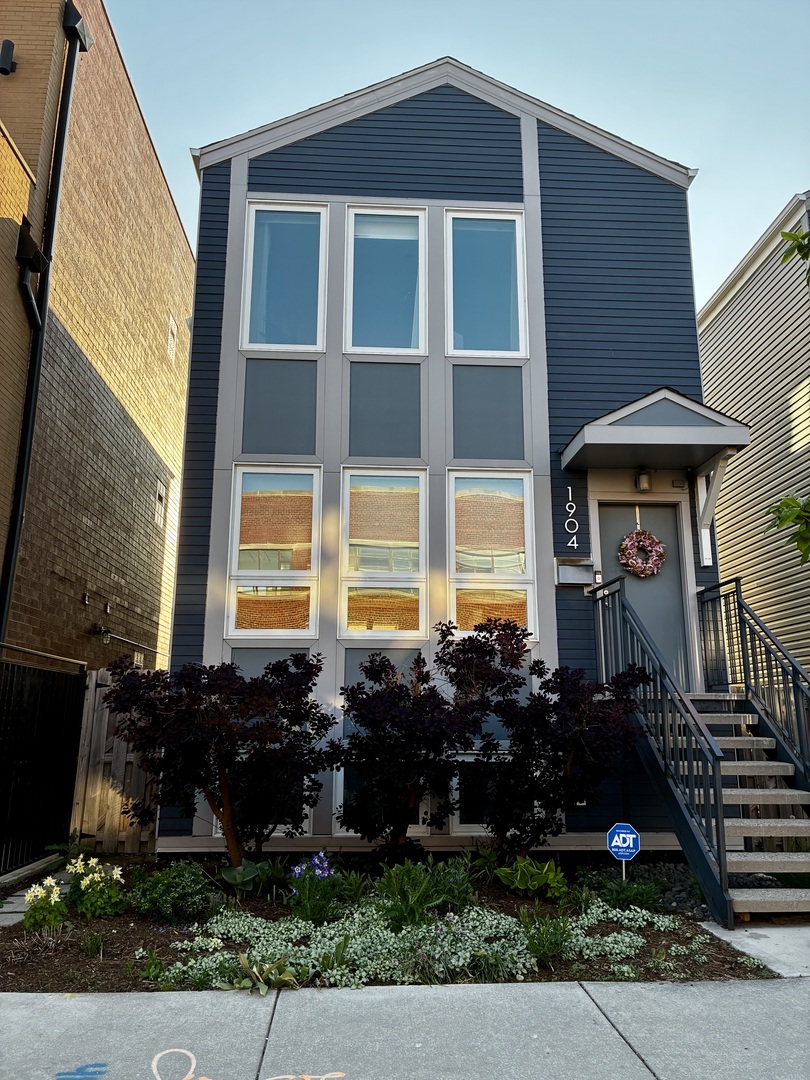 1904 N Springfield Avenue  Chicago IL 60647 photo