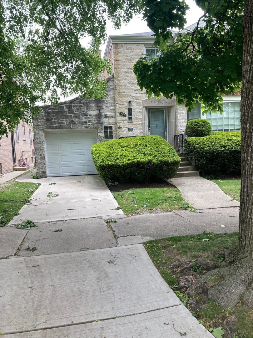 Property Photo: 6139 N Monticello Avenue IL 60659