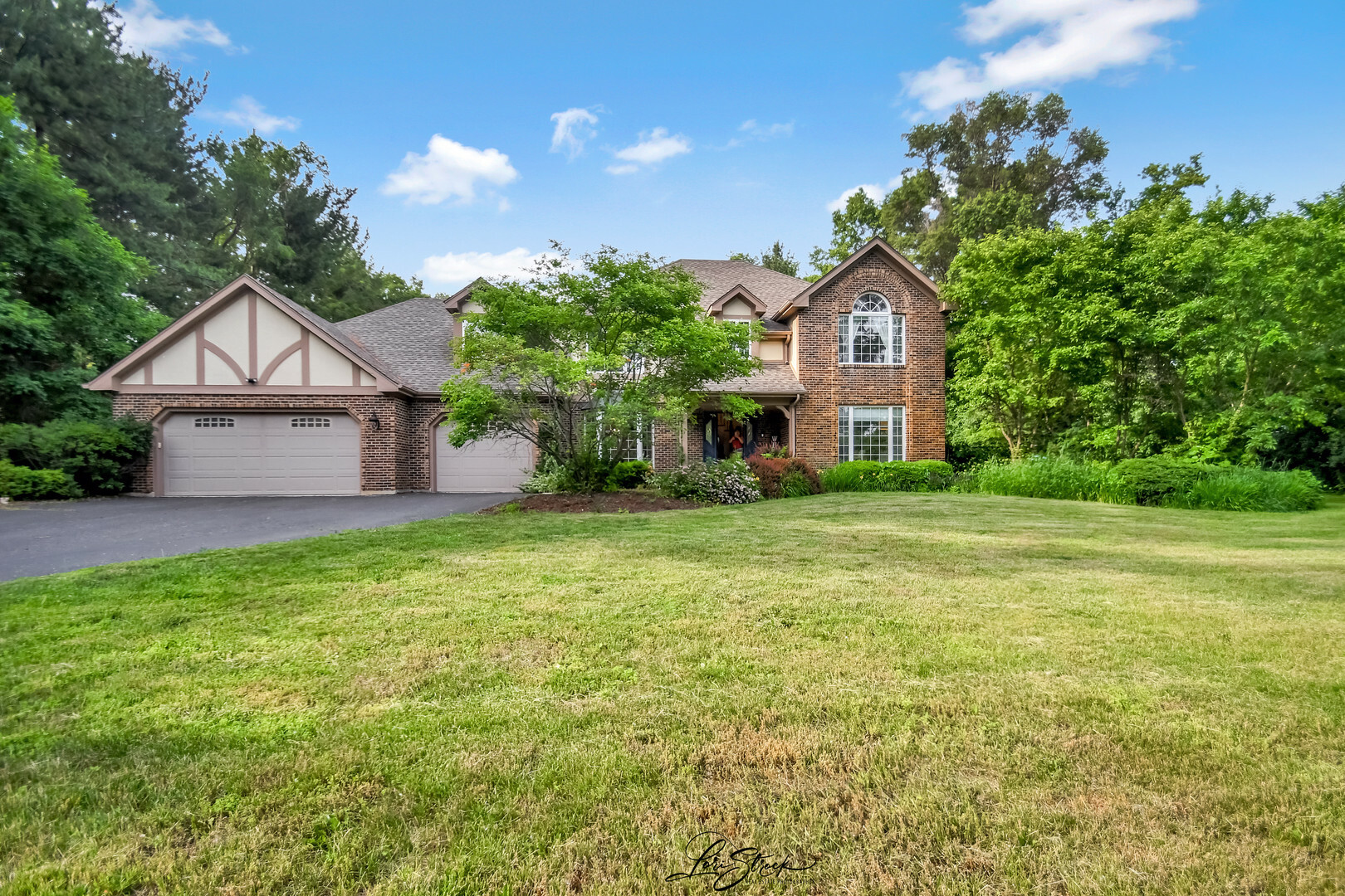 Property Photo: 40W272 Waterford Lane IL 60175