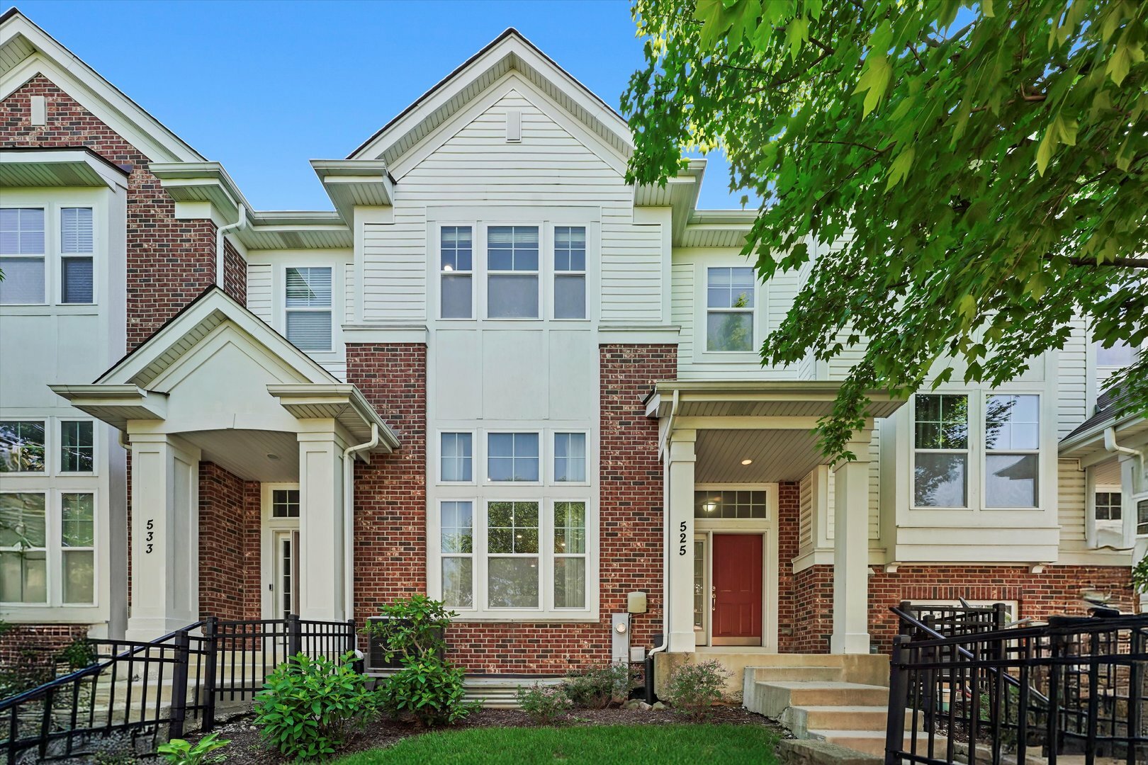 525 Plaza Place  Aurora IL 60504 photo