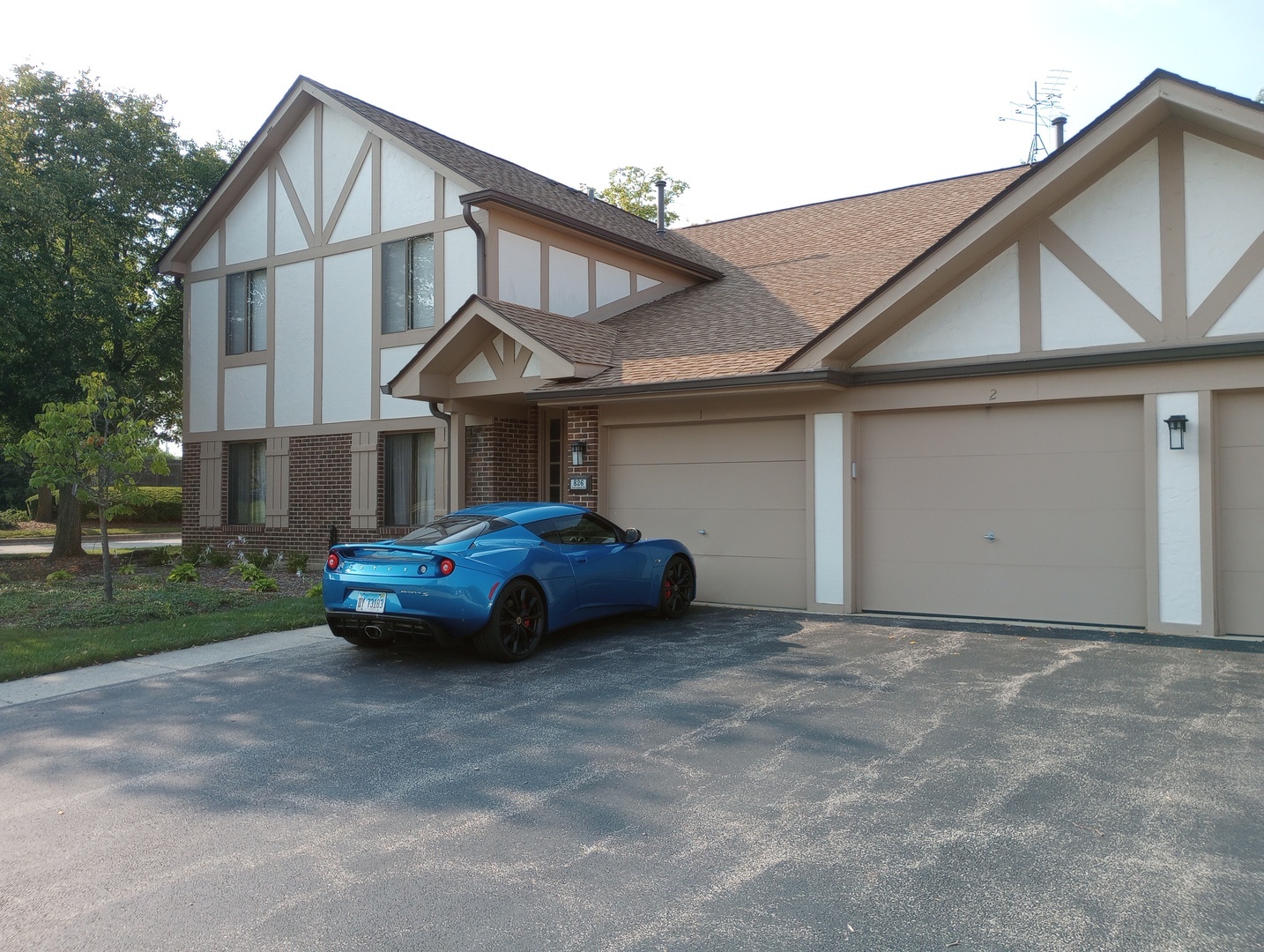 Property Photo: 826 Knottingham Drive 2B IL 60193
