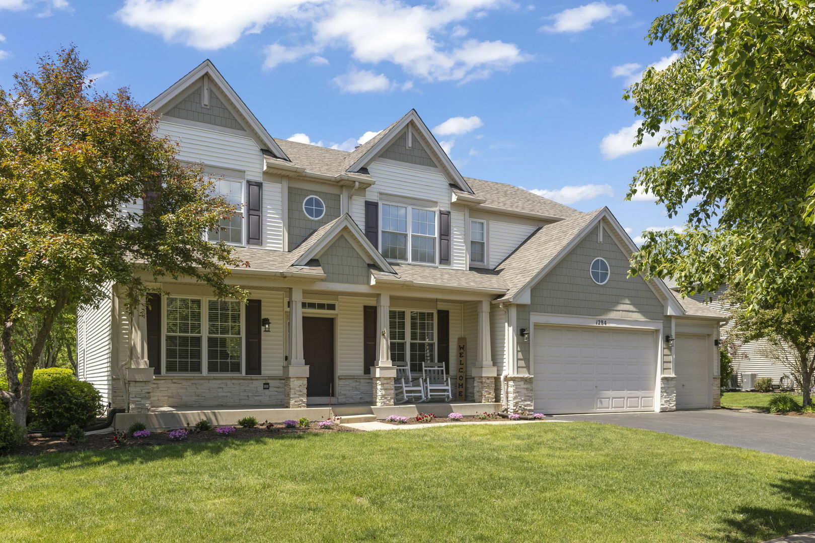 Property Photo: 1284 McDole Drive IL 60554