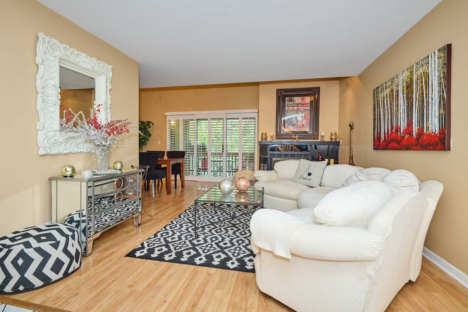 Property Photo: 202 Country Lane 202 IL 60016