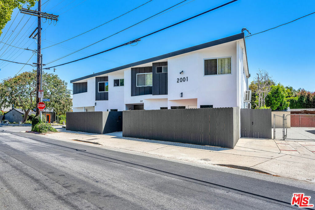 Property Photo: 2001 Penmar Avenue CA 90291