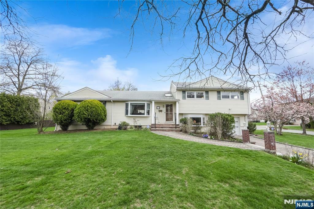 Property Photo:  167 Rolling Hills Road  NJ 07013 