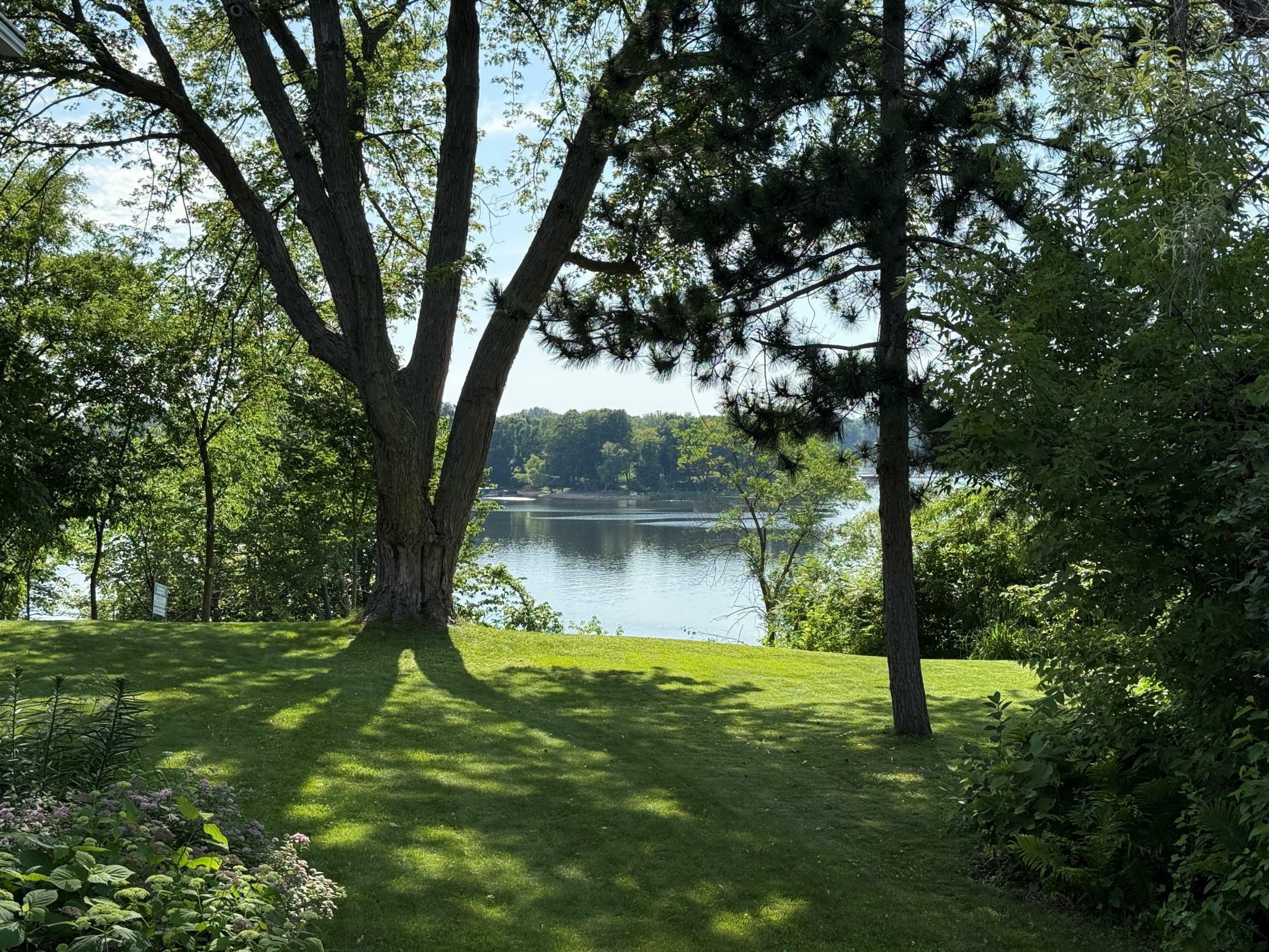 Property Photo:  216 Summit Avenue  MN 55012 
