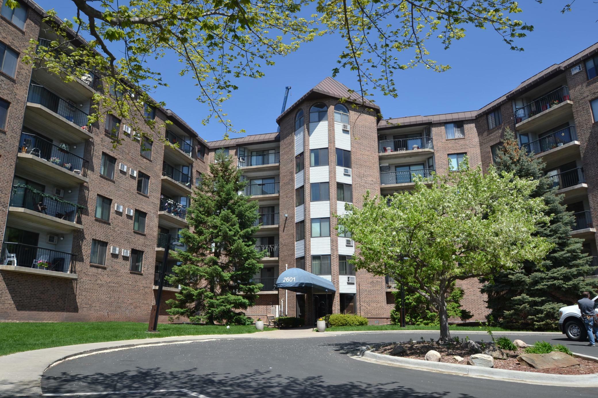 Property Photo:  2601 Kenzie Terrace 121  MN 55418 