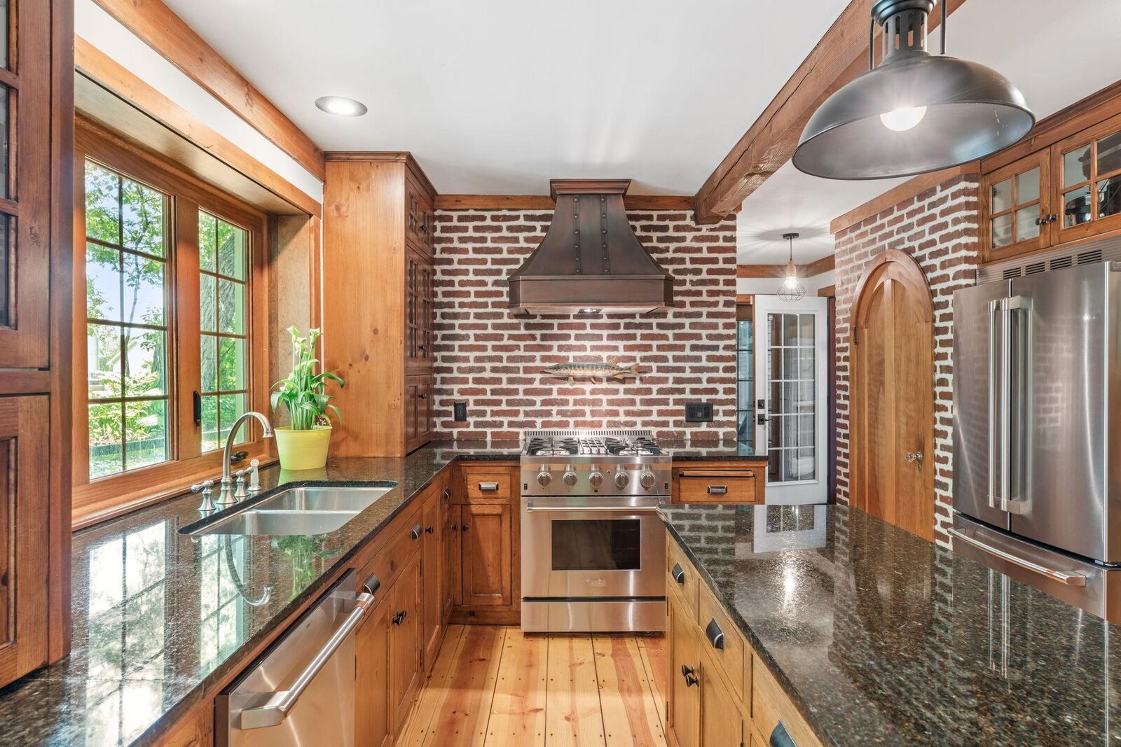 Property Photo: 16660 Lakeview Court MN 55044