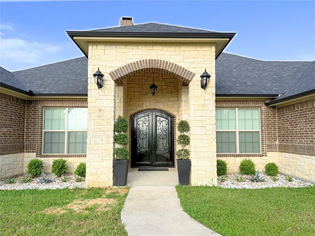 Property Photo: 1100 S Fm 157 TX 76084