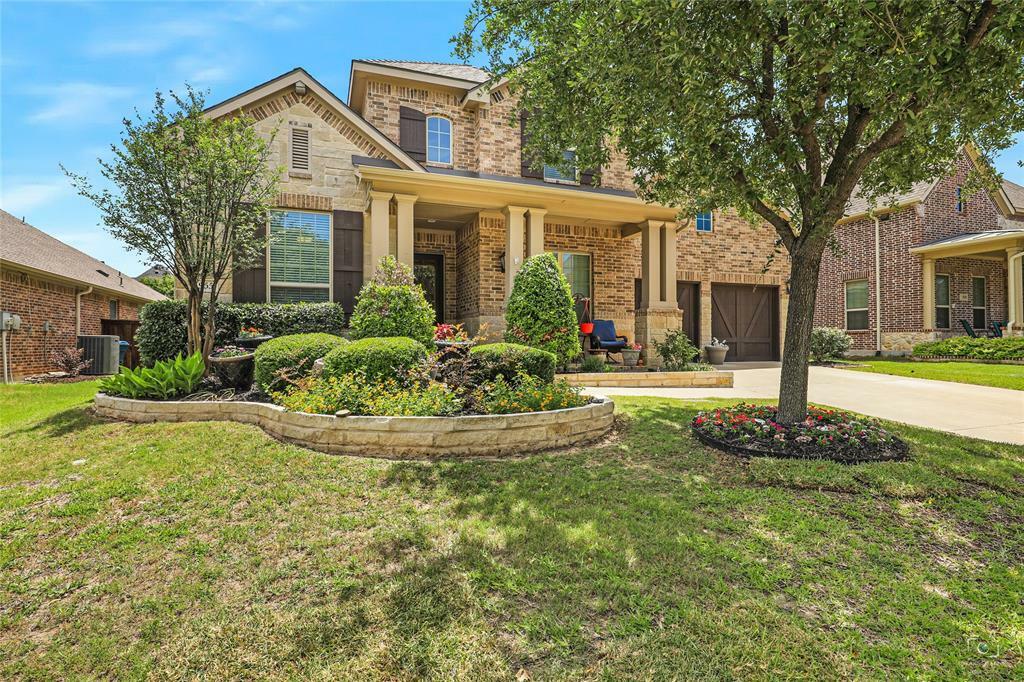 Property Photo: 955 Champions Way TX 76262