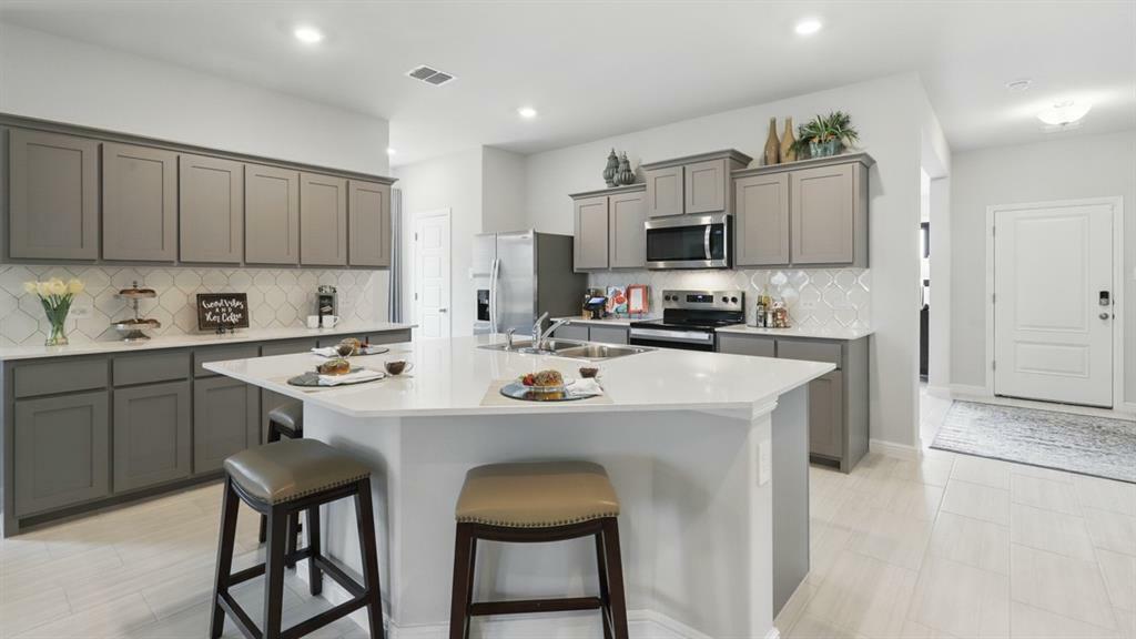 Property Photo: 9620 Brickridge Lane TX 76036