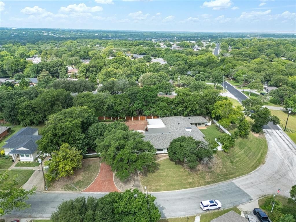 Property Photo: 736 Westwood Drive TX 75092