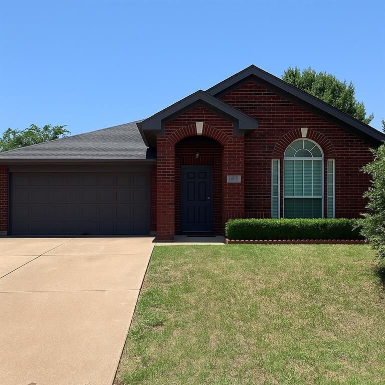 Property Photo: 4001 Colorado Springs Drive TX 76123