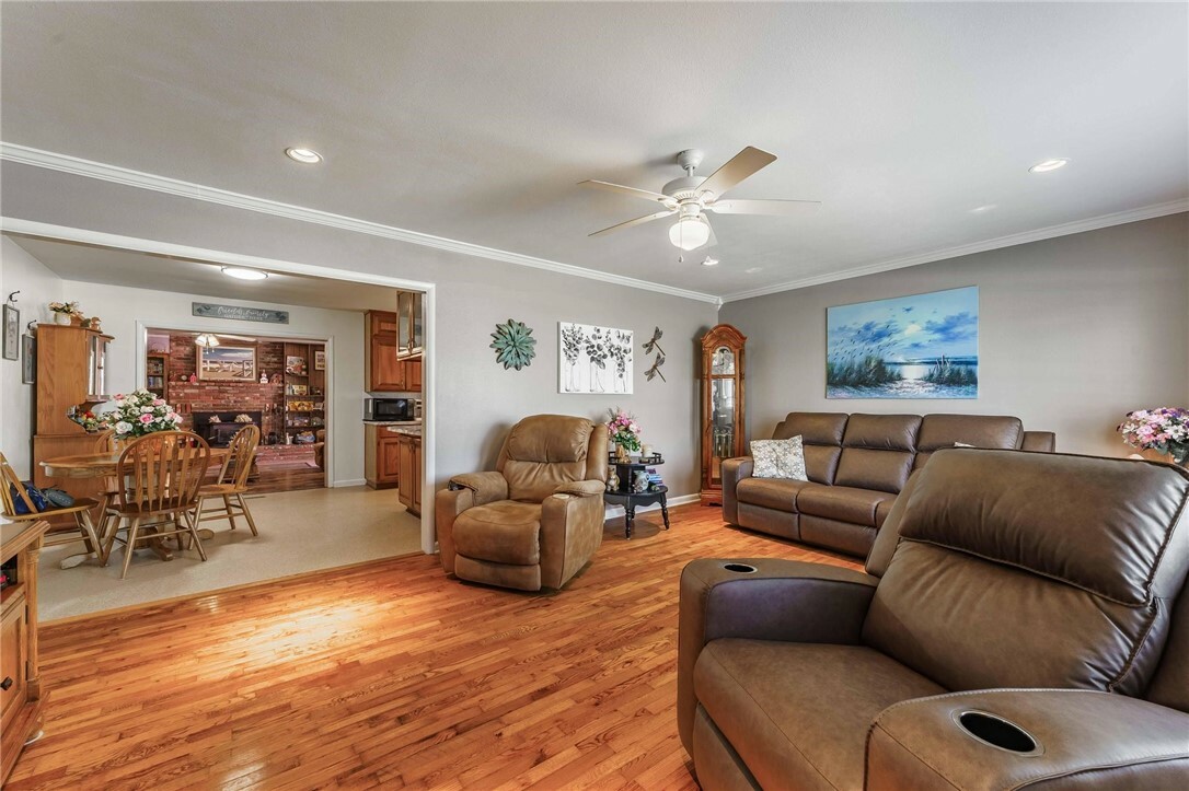 Property Photo: 521 S 13th Street AR 72758