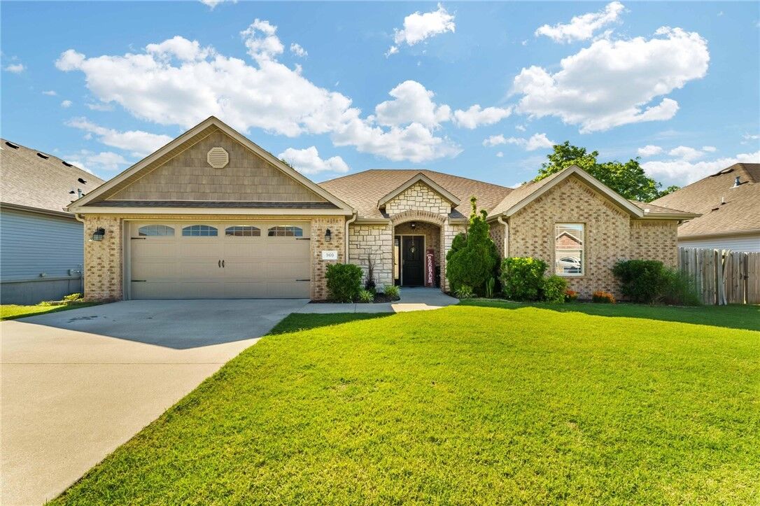 Property Photo:  960 Glass Street  AR 72718 