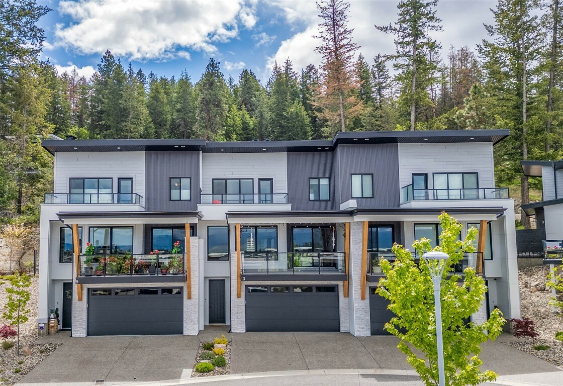 Property Photo: 269 Diamond Way 10 BC V1H 0A2