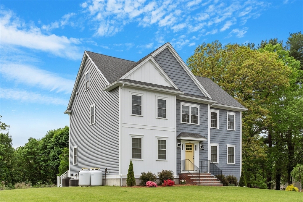 Property Photo:  35 Lucaya Cir  MA 01887 