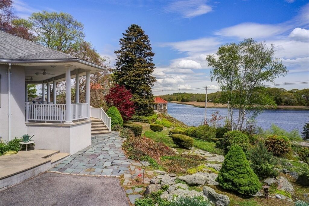 Property Photo:  2386 Pleasant  MA 02715 