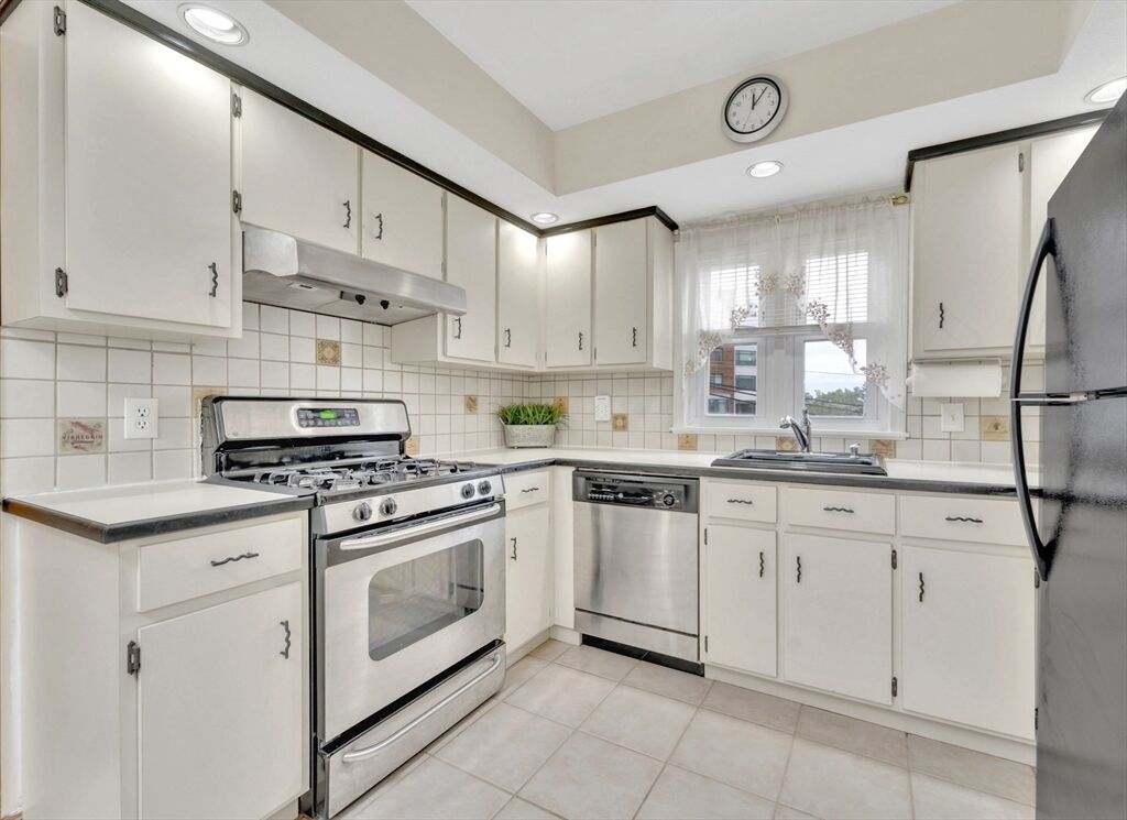 Property Photo:  131 Beacon St 4  MA 02150 