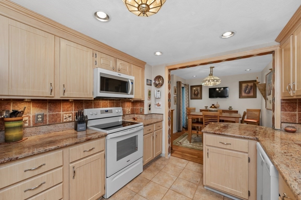 1100 Salem St 103  Lynnfield MA 01940 photo