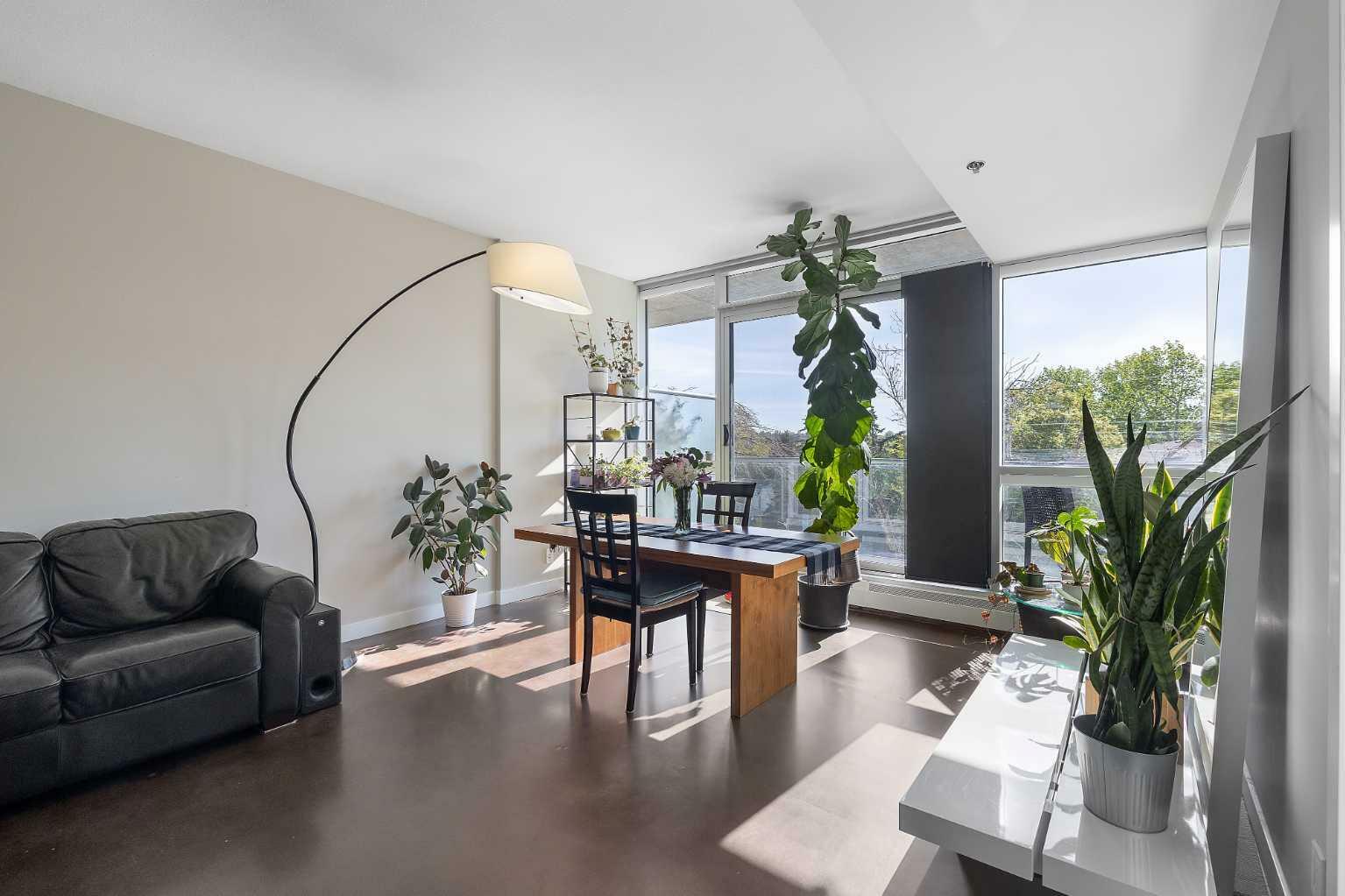 Photo de la propriété: 235 9A Street NW 403 AB T2N 4H7
