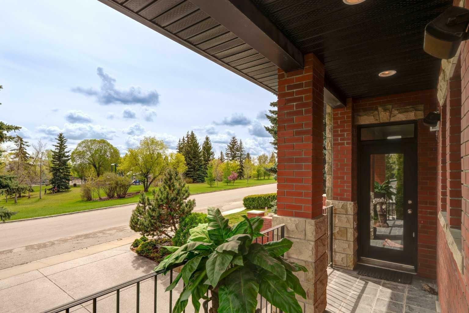 Property Photo: 920 Crescent Boulevard SW AB T2S 1L5