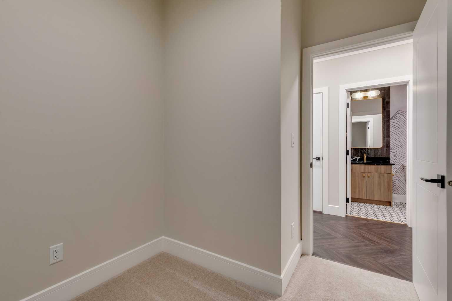 Photo de la propriété: 330 Dieppe Drive SW 115 AB T3E 2L4