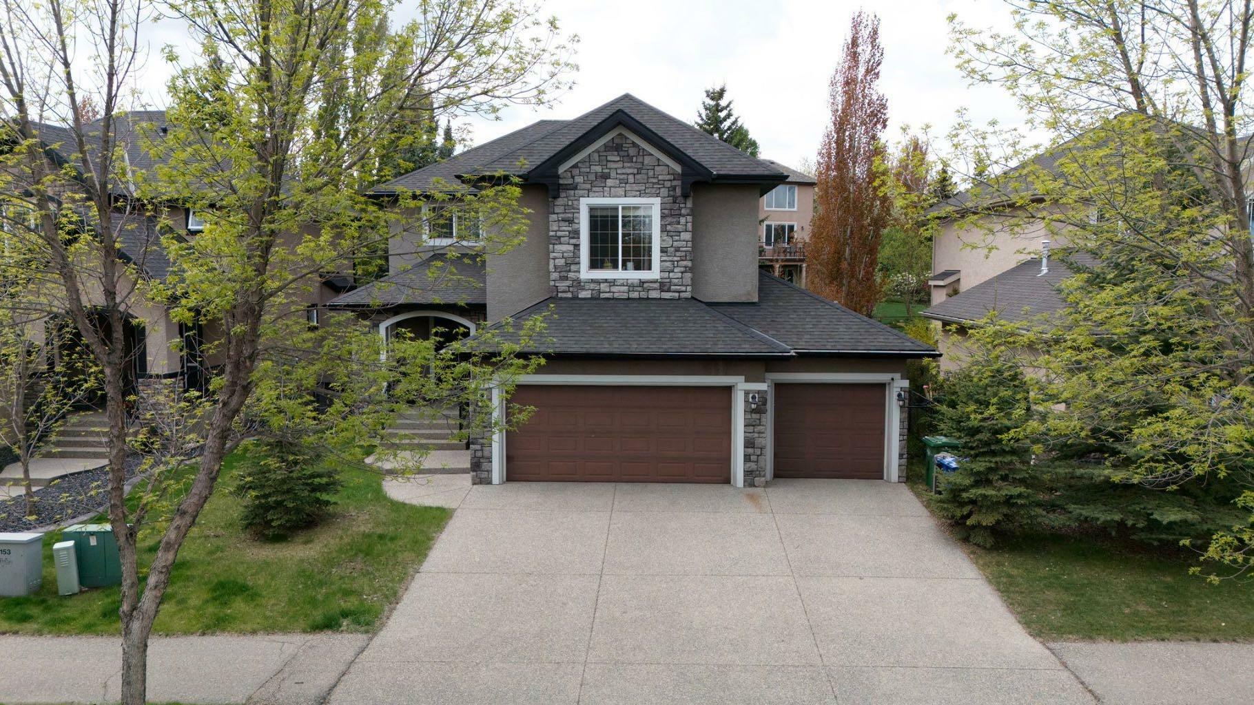Property Photo: 37 Heritage Lake Boulevard AB T0L 0X0