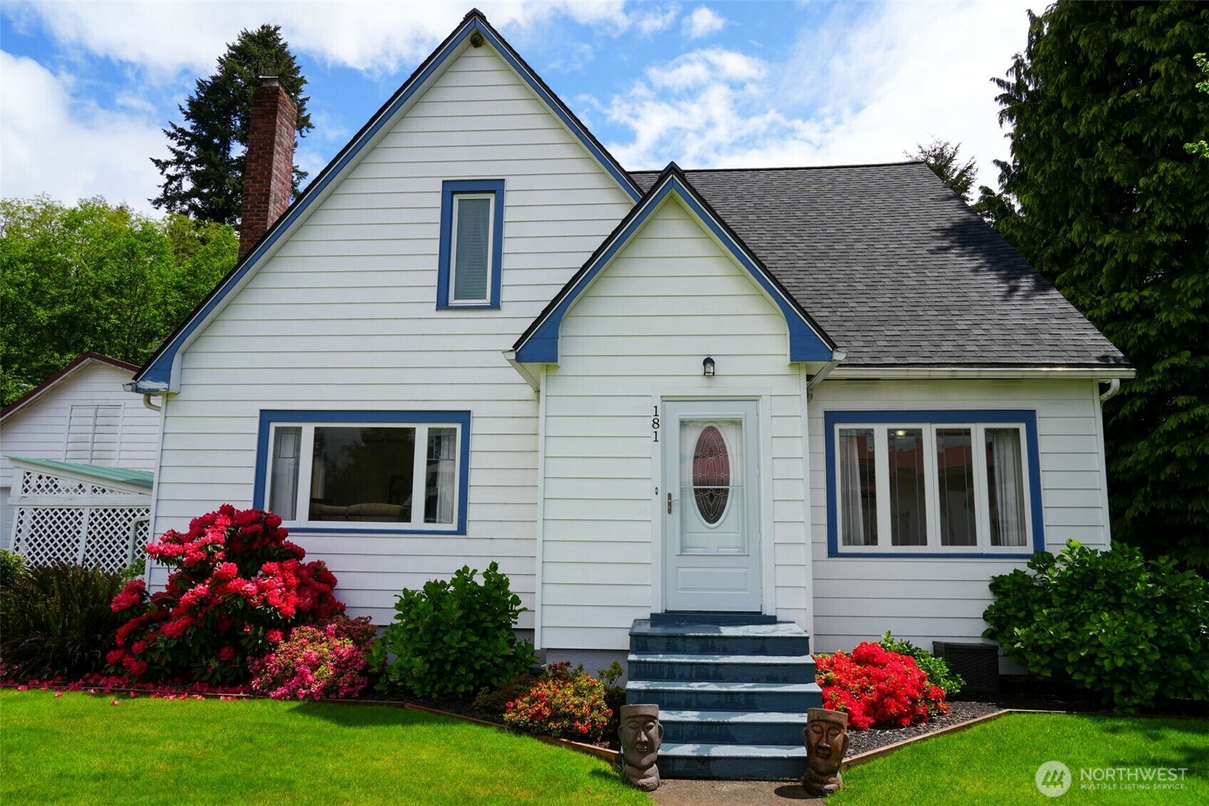 Property Photo: 181 N 2nd St WA 98356