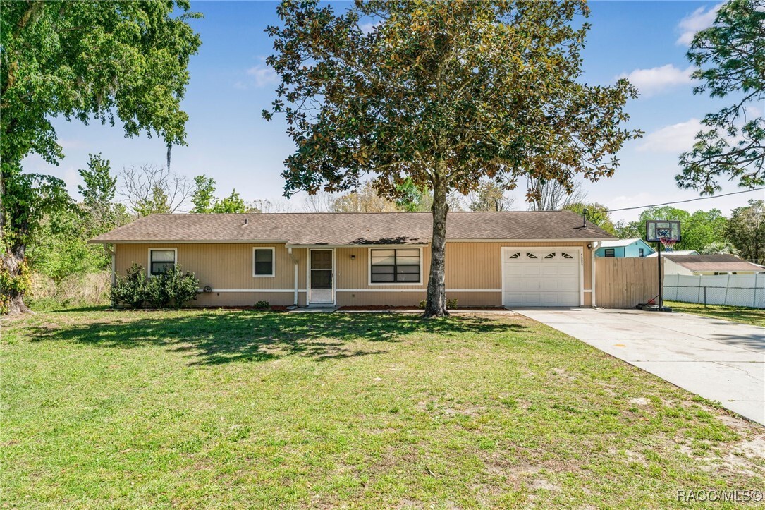 Property Photo: 5087 S Louise Point FL 34446