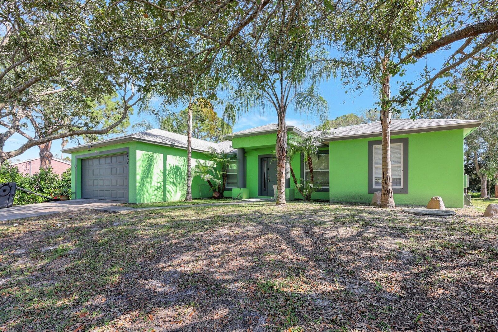 Property Photo: 2737 SW East Calabria Circle FL 34953
