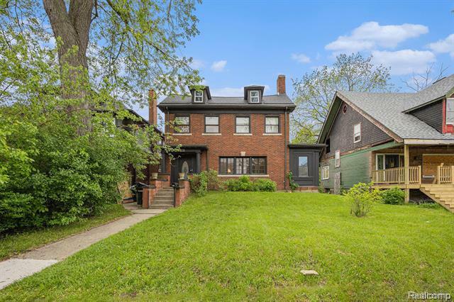 Property Photo: 2223 S La Salle Gardens MI 48206