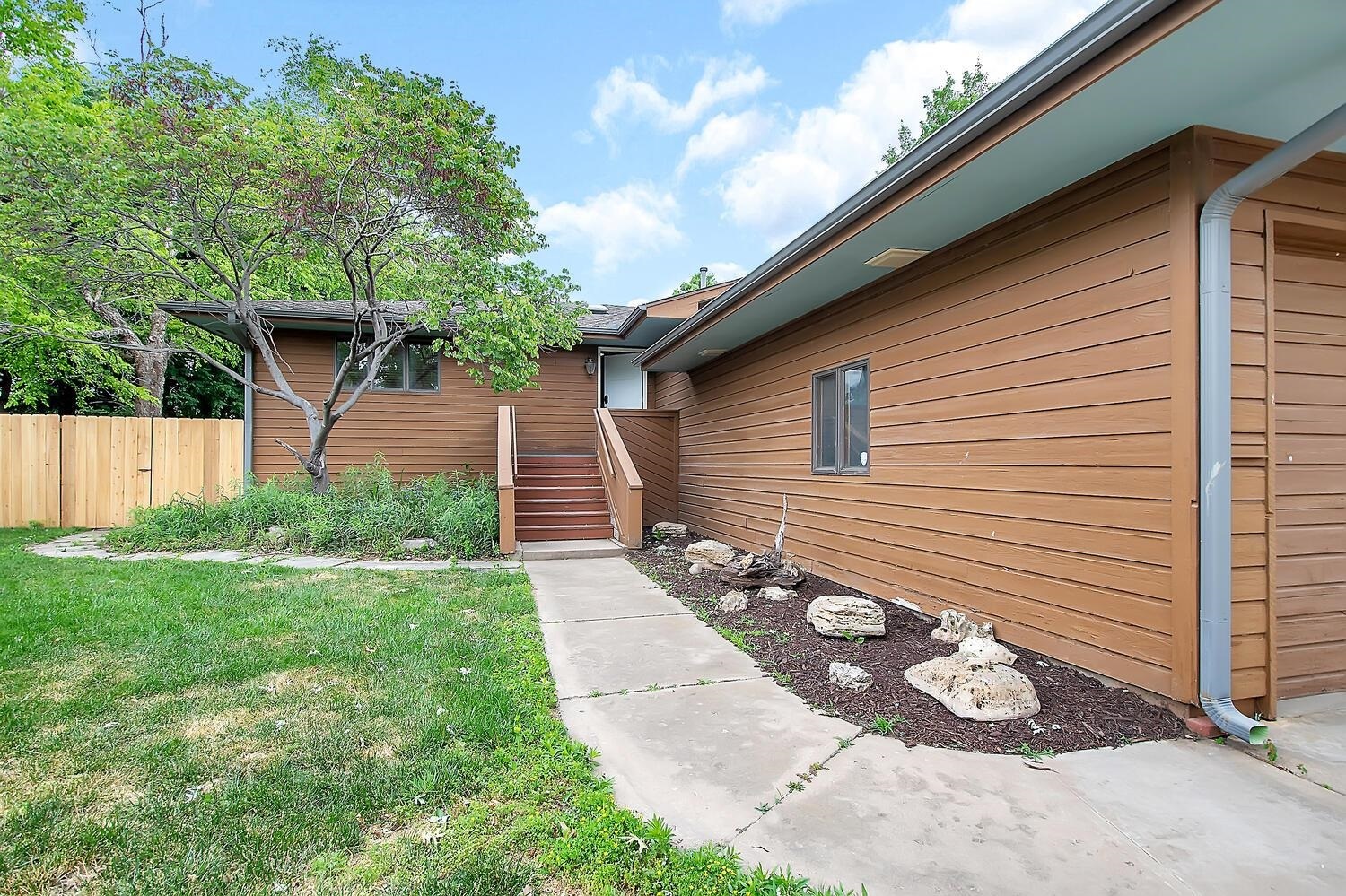 Property Photo: 1977 N Mt Carmel Ave KS 67203