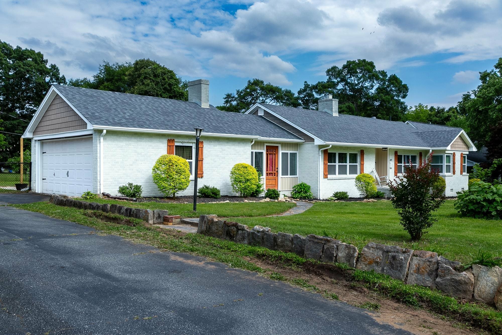Property Photo: 418 N Alabama Avenue SC 29323