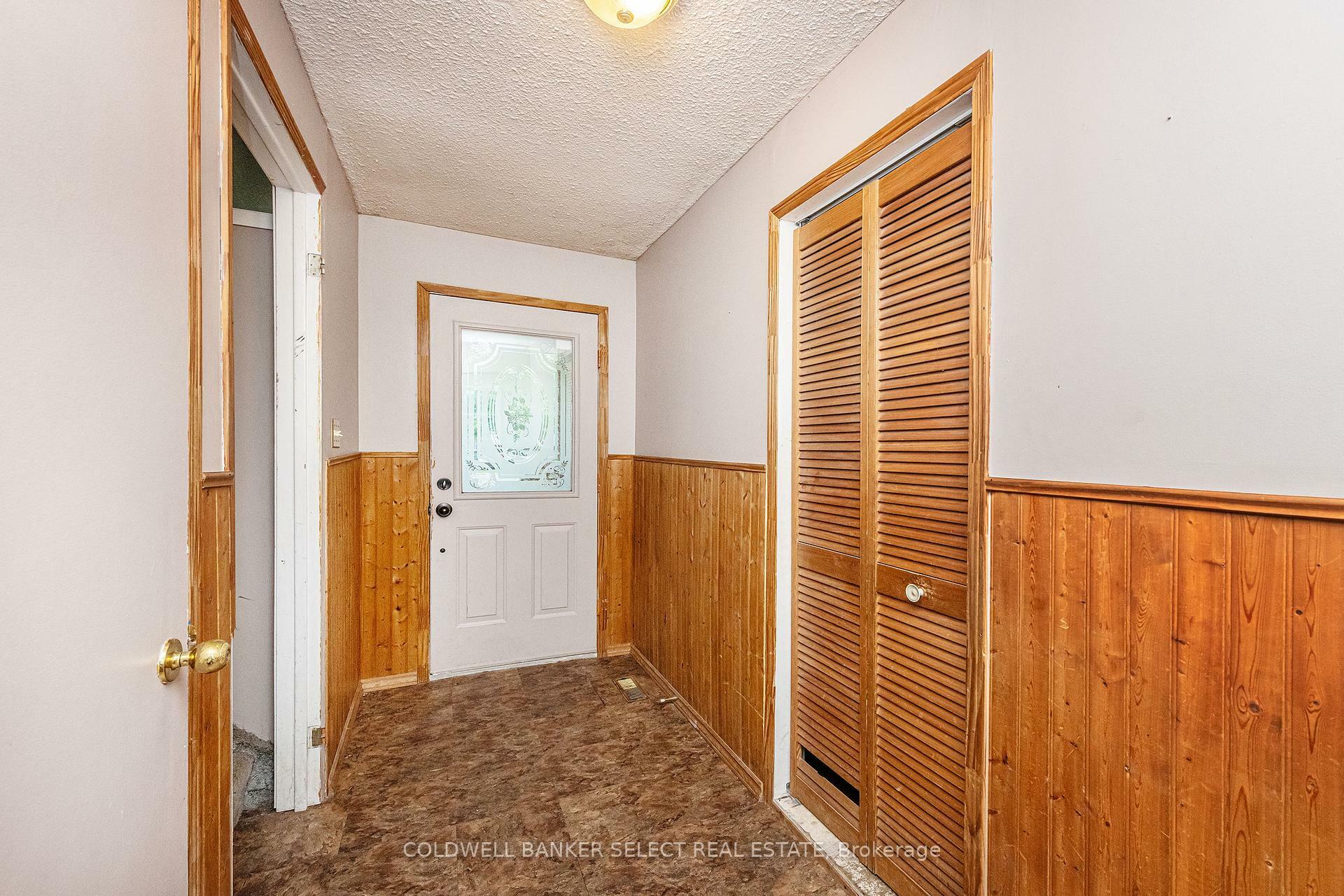 Property Photo: 282 Whitehead Crescent ON L7E 3Y2