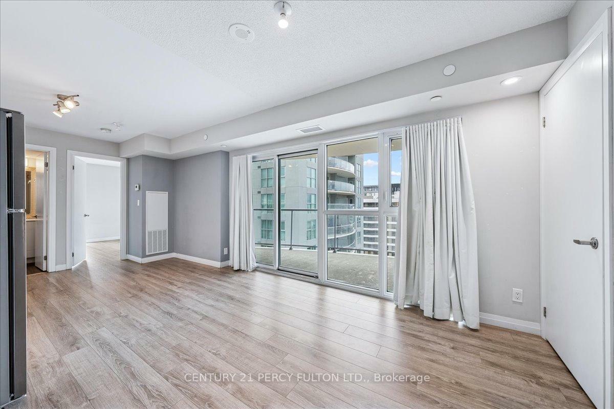 Photo de la propriété: 2150 Lawrence Avenue E 1503 ON M1R 3A7
