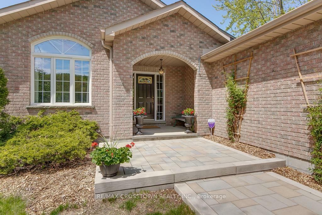 Property Photo: 28 Nicholson Crescent ON L9X 0G9