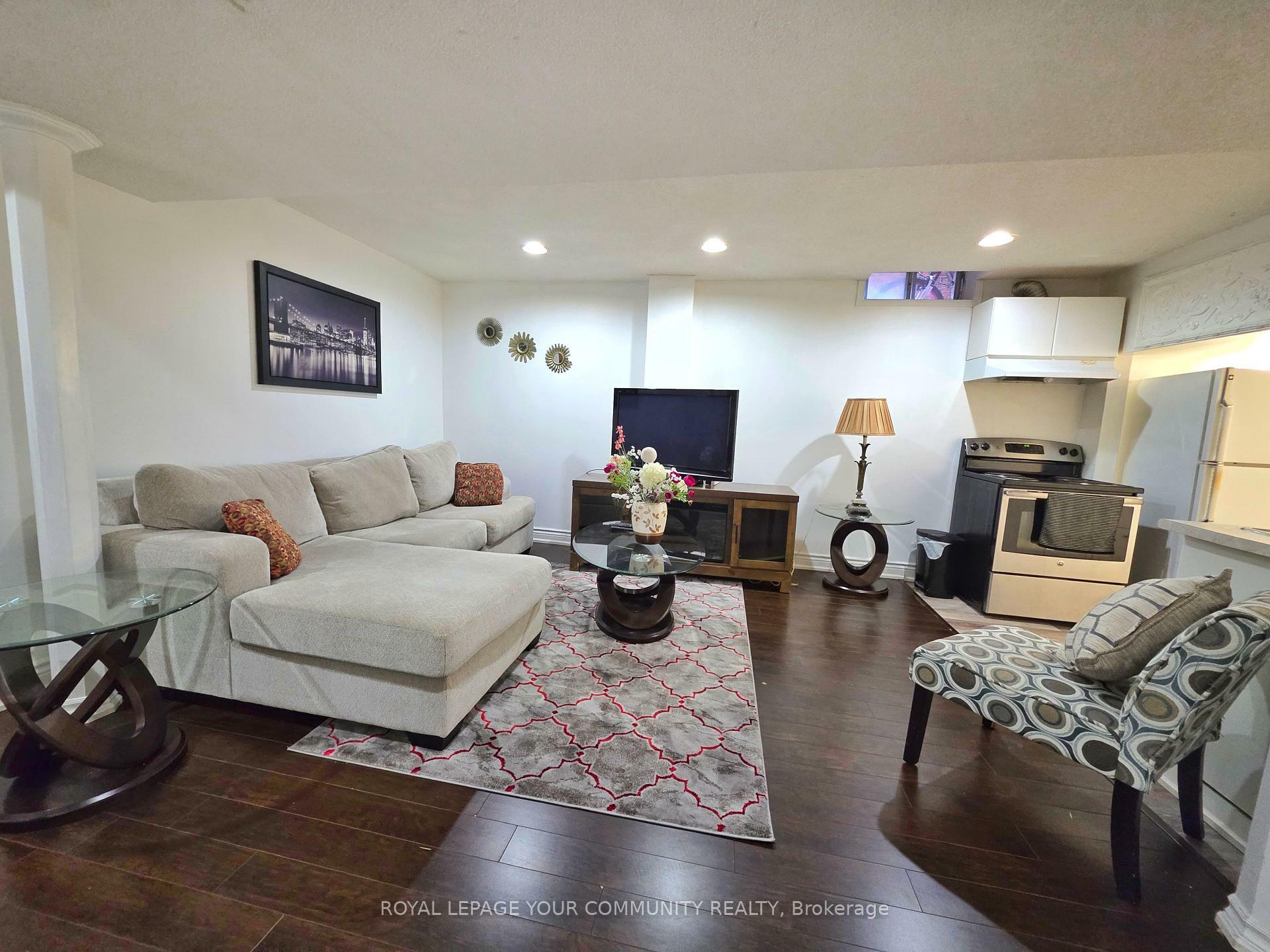 Property Photo: 167 Berwick Crescent W ON L4C 0B4