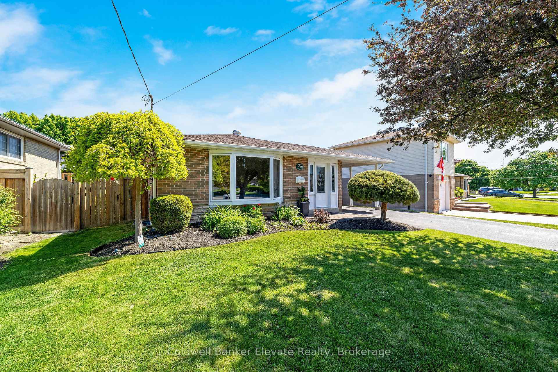 183 Delrex Boulevard  Halton Hills ON L7G 4E4 photo