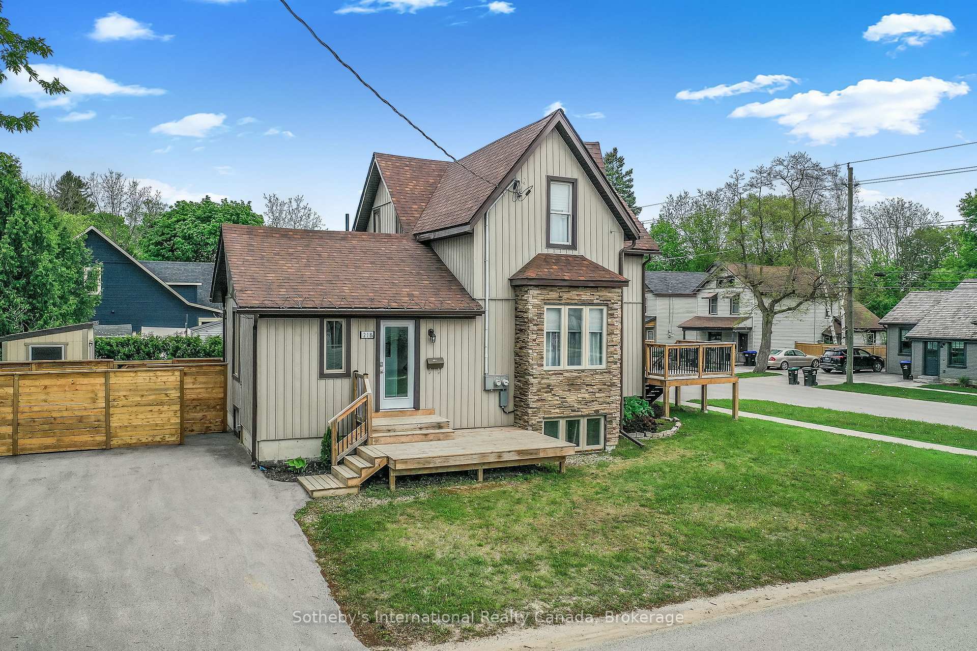 Property Photo: 218 Fifth Street A&Ampb ON L9Y 1X6