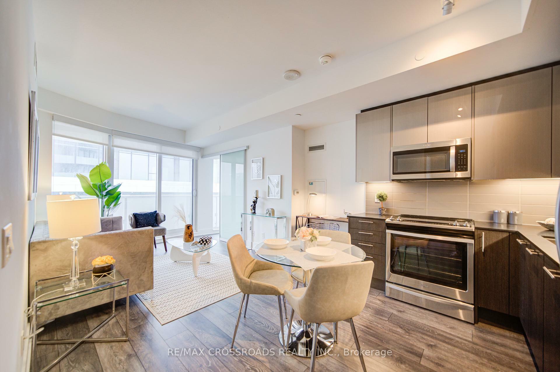 Property Photo: 403 Church Street 3808 ON M4Y 0C9