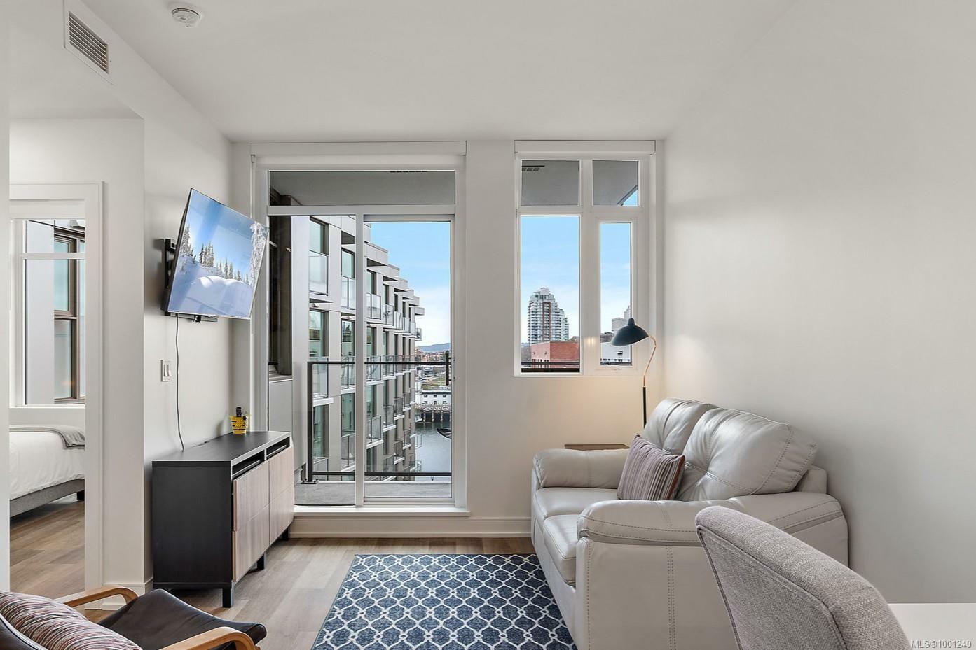 Property Photo: 1628 Store St 807 BC V8W 3K3