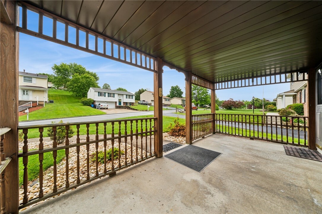 Property Photo: 2154 Lancelot Dr PA 15642