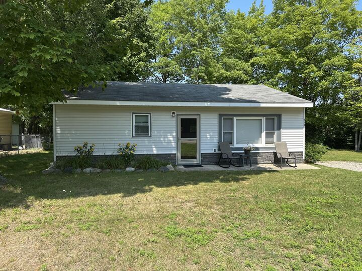 914 W Cadillac Street  Mackinaw City MI 49701 photo
