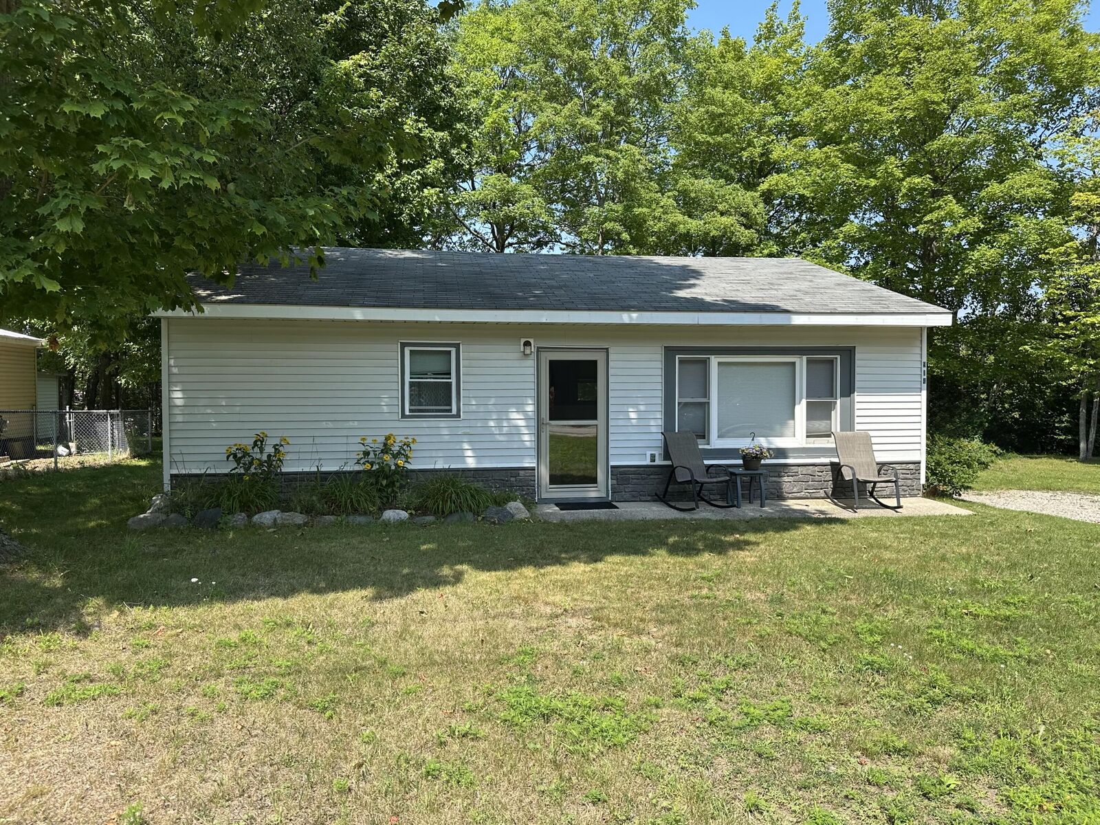 Property Photo: 914 W Cadillac Street MI 49701