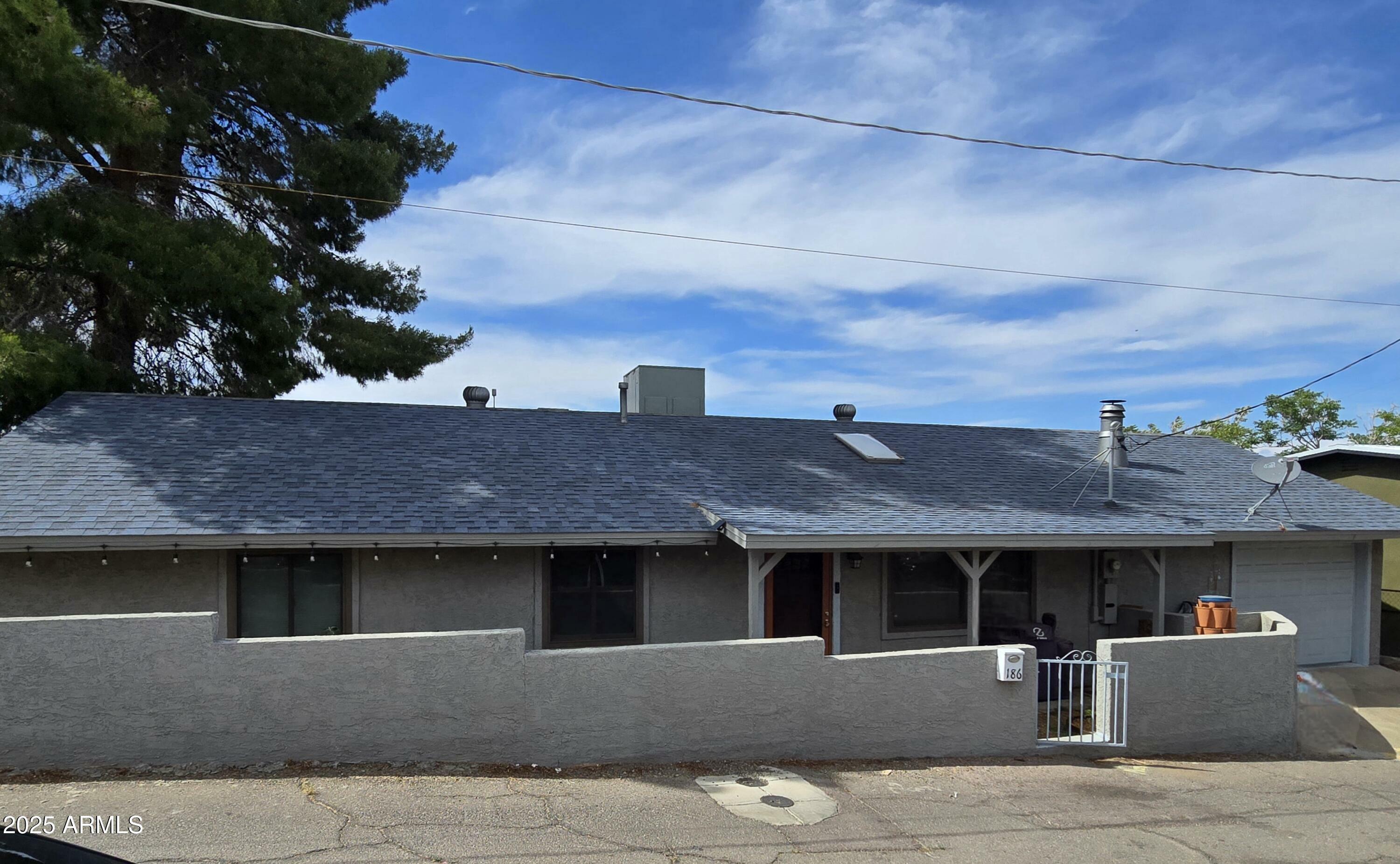 Property Photo: 186 E Kelly Street AZ 85539