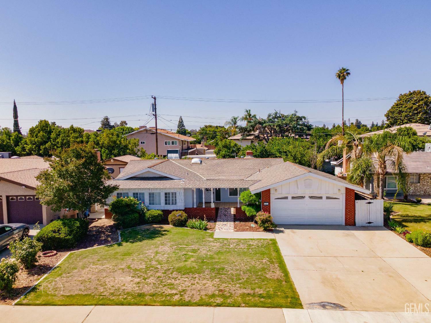 Property Photo:  6201 Hartman Avenue  CA 93309 