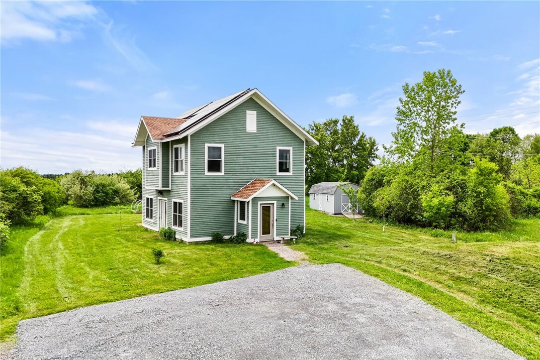 Property Photo: 39 Farm Pond Circle NY 13068