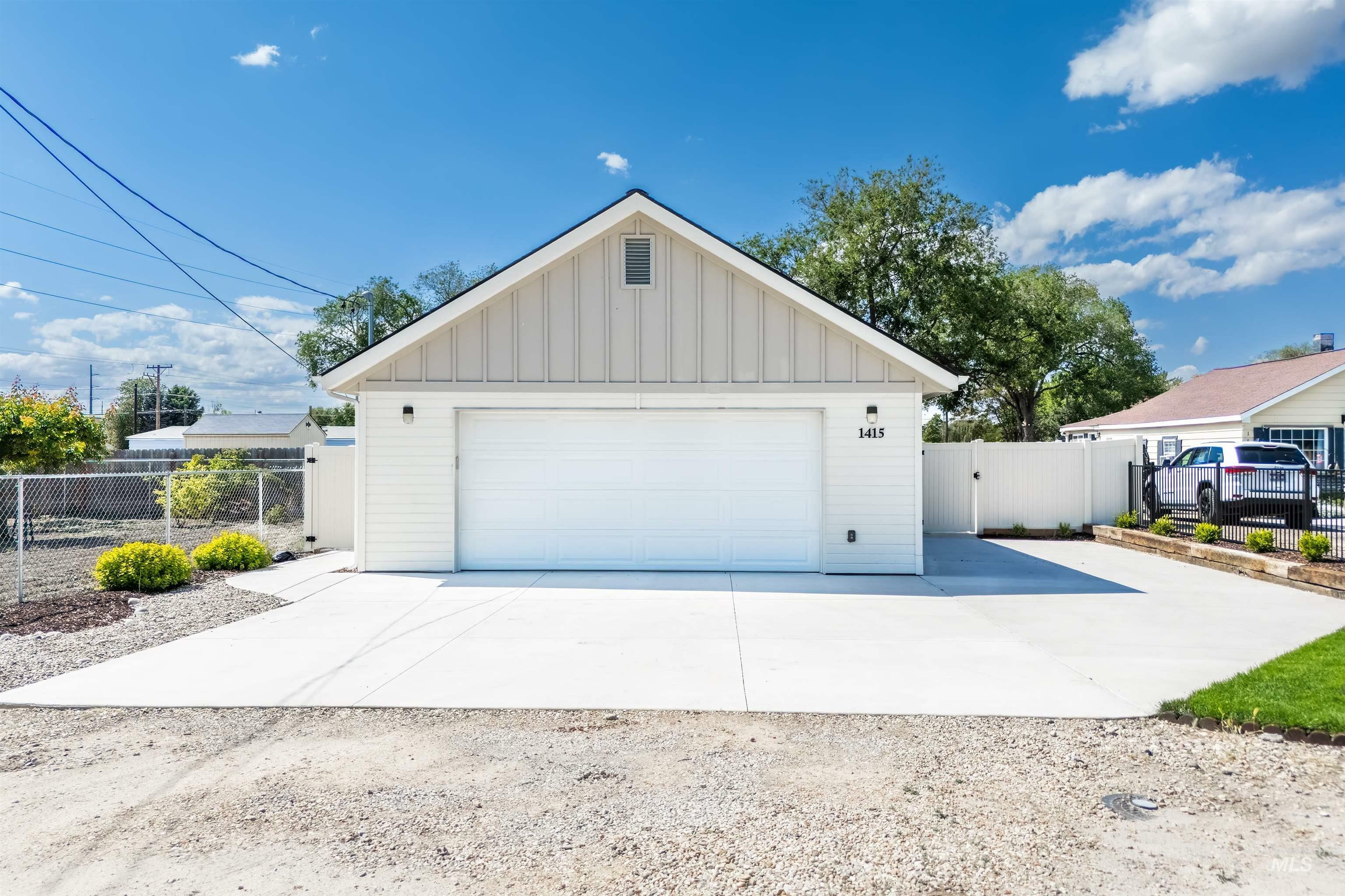 Property Photo: 1415 Lury Ln ID 83605-4801